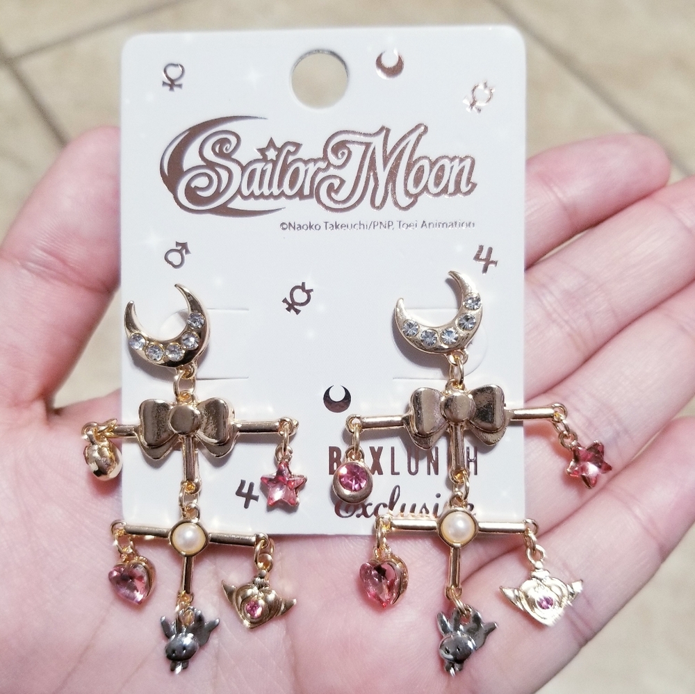 Pretty Guardian Sailor Moon Dangling Charm Earrings